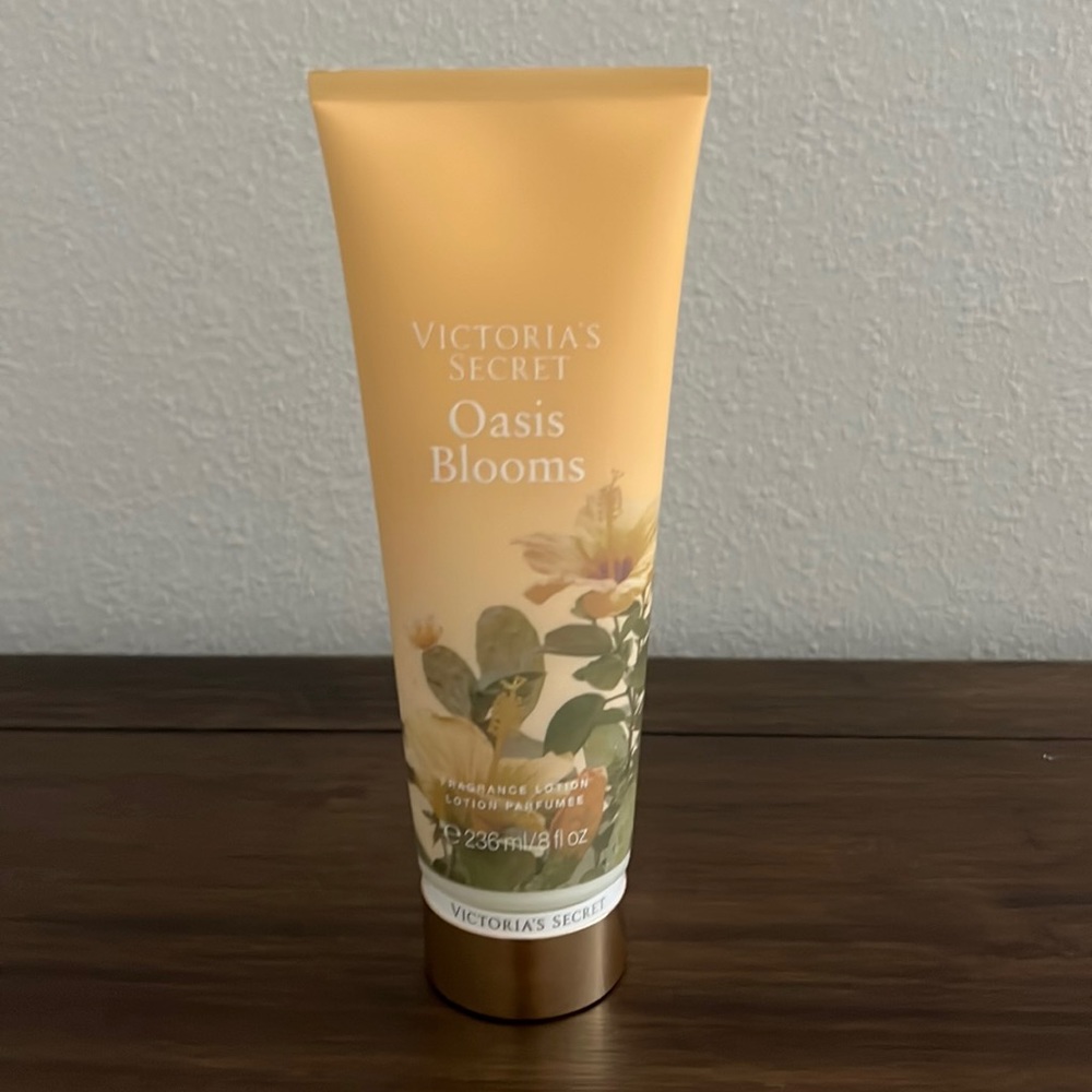 COPY - Victoria’s Secret Oasis Blooms Fragrance Lotion